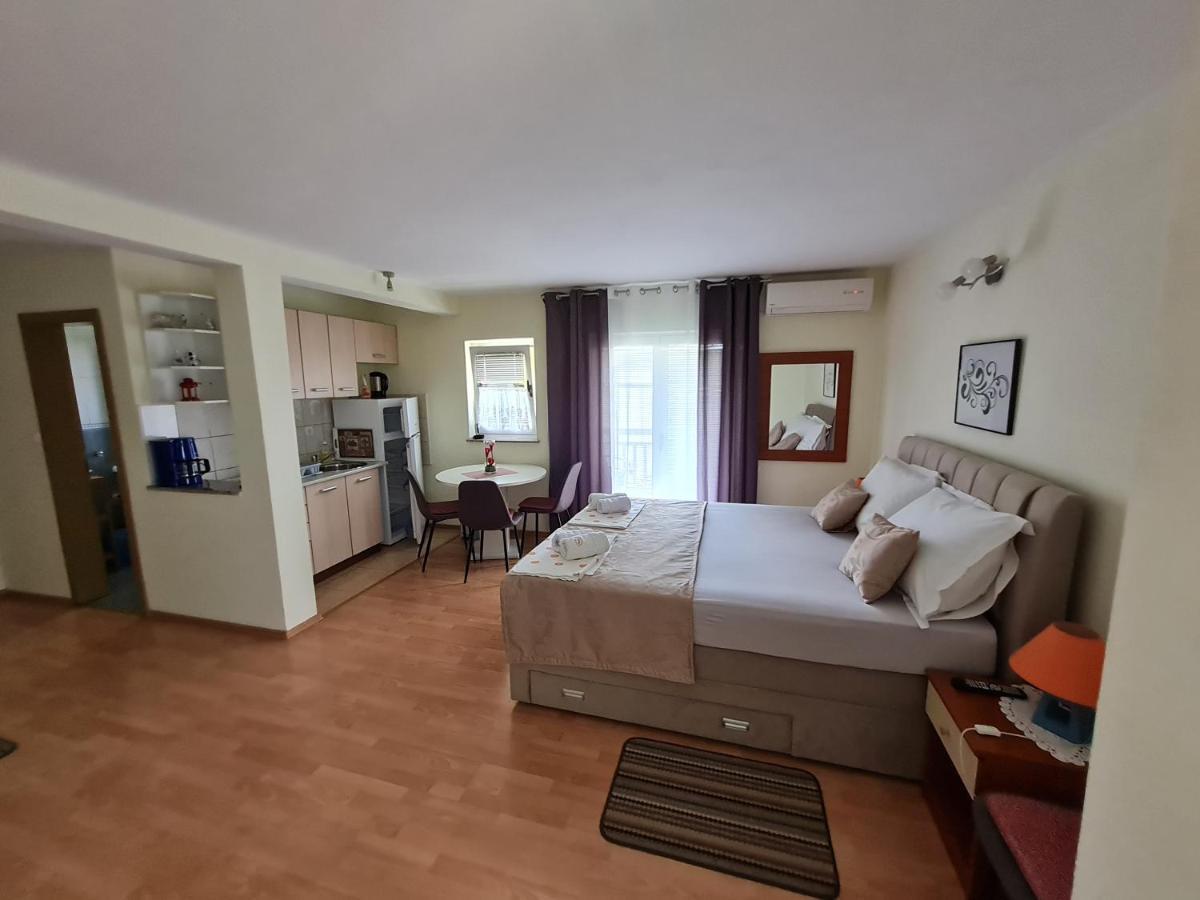 Apartments Bosnjak Шибеник Экстерьер фото