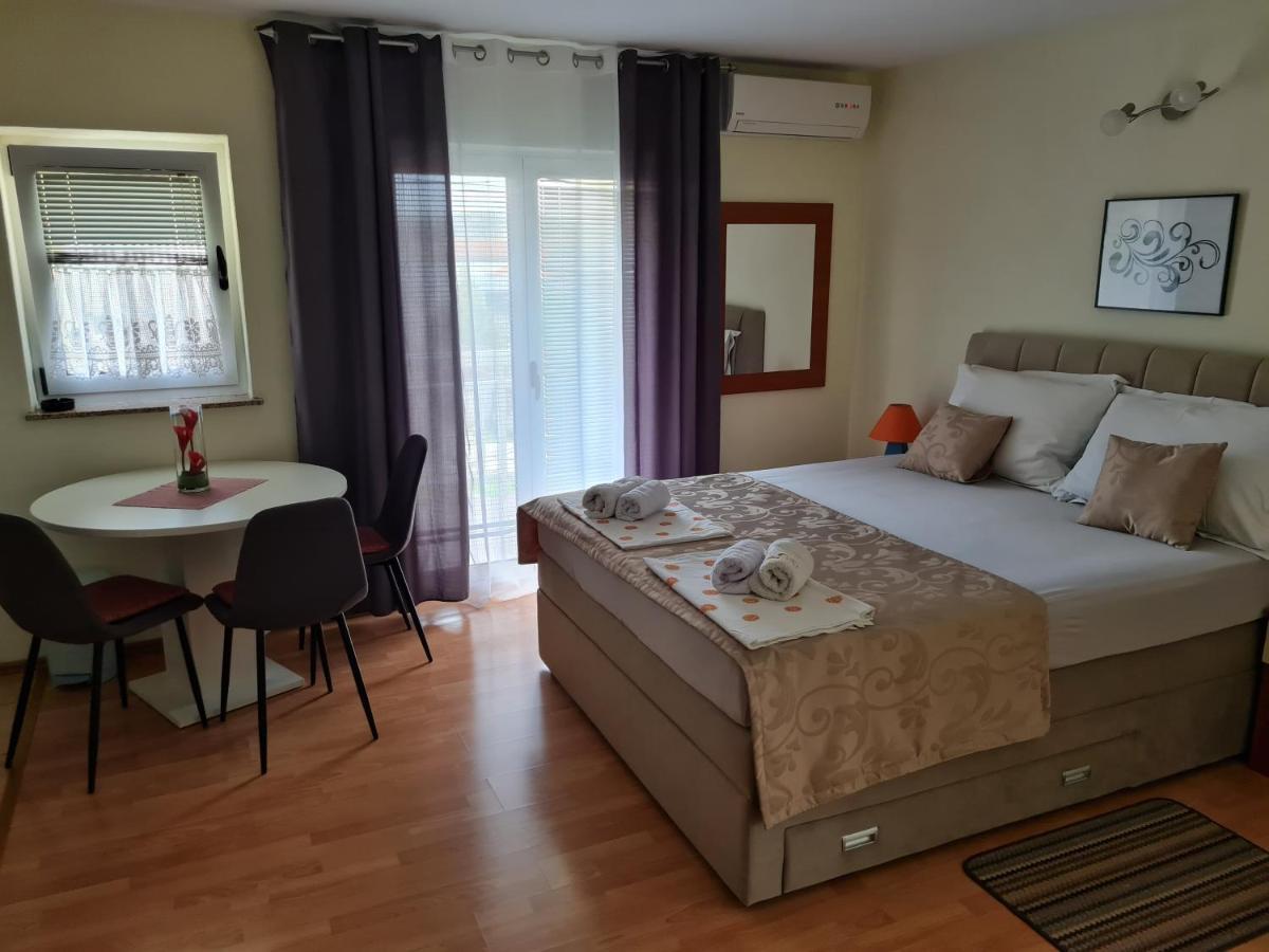 Apartments Bosnjak Шибеник Экстерьер фото