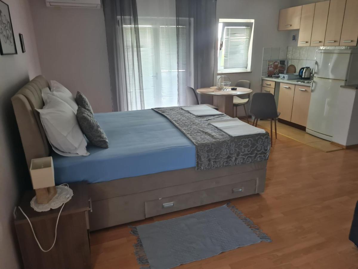 Apartments Bosnjak Шибеник Экстерьер фото