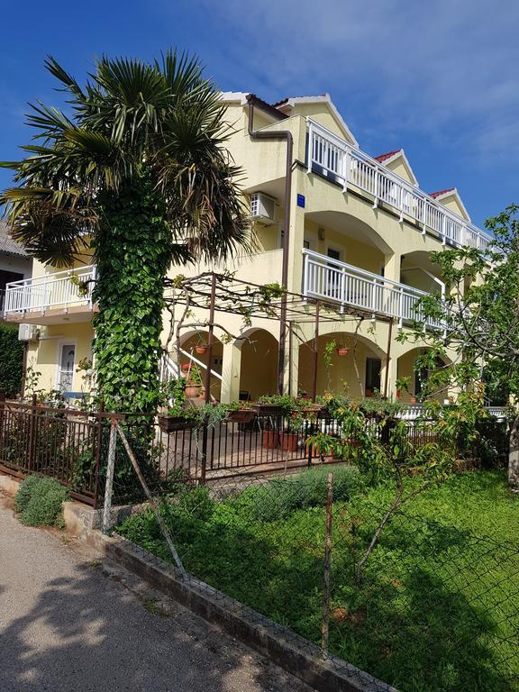 Apartments Bosnjak Шибеник Экстерьер фото
