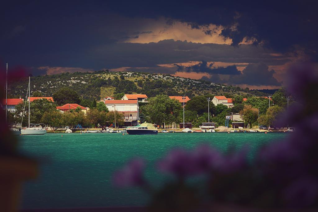 Apartments Bosnjak Шибеник Экстерьер фото
